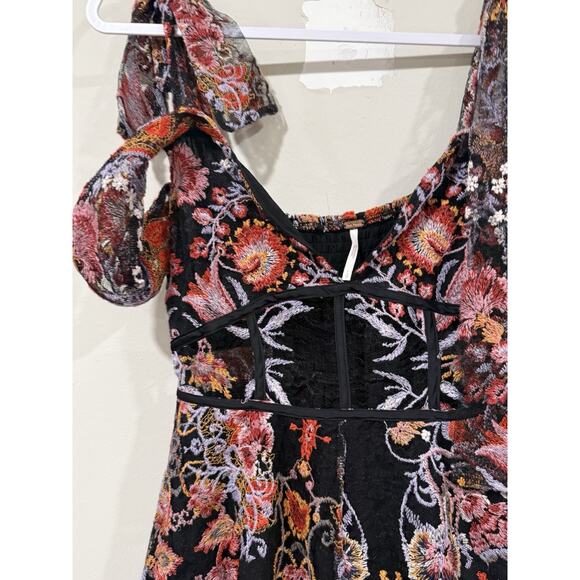 Free People Black Pink Floral Embroidered Marie Mini Romper Size Small 2321 - Picture 6 of 11
